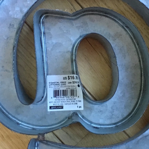 NWT - NEW wall hanging silver metal @ sign - Picture 3 of 6